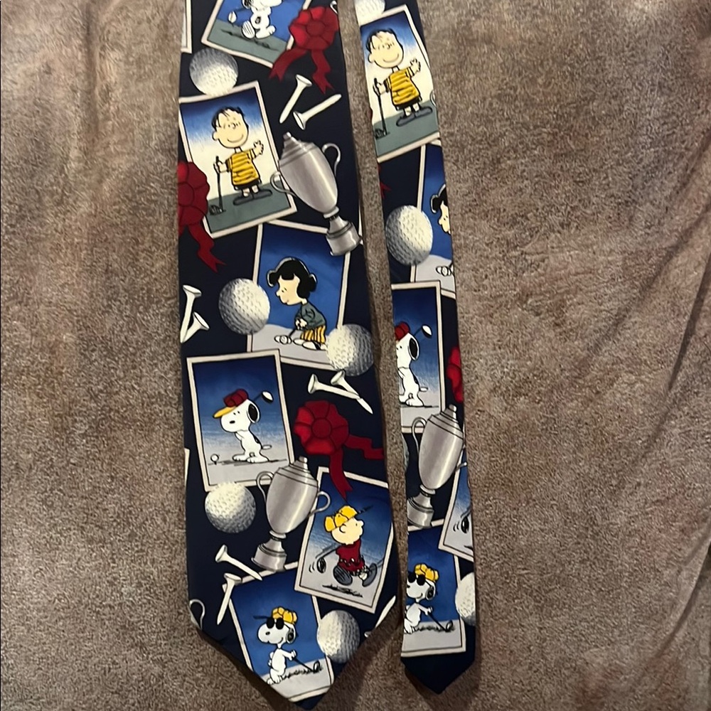 Peanuts Snoopy Blue and White Character Tie Golf themed.
